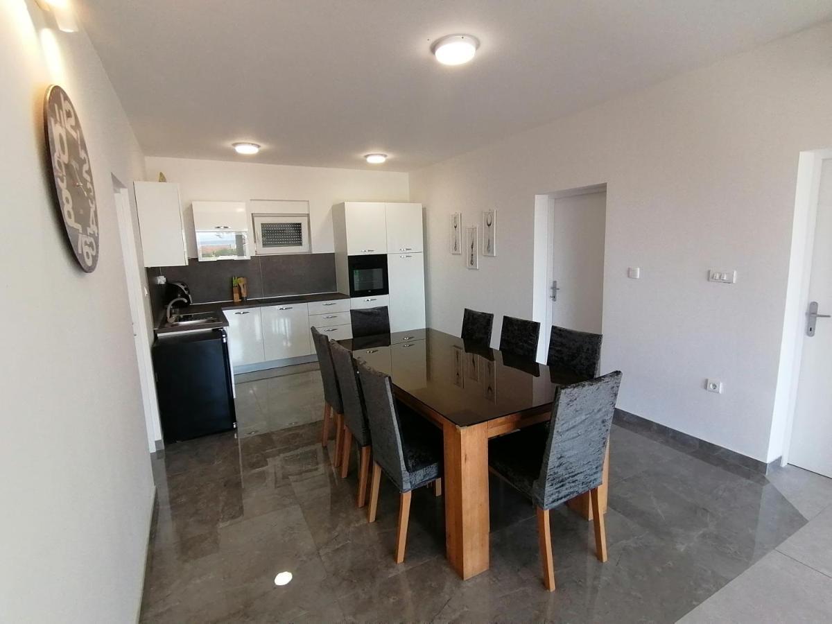 Villa Marta 3 Bedrooms, 2 Baths And Pool Kaštel Štafilić المظهر الخارجي الصورة