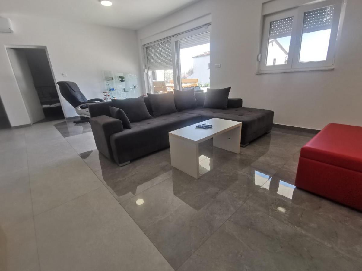 Villa Marta 3 Bedrooms, 2 Baths And Pool Kaštel Štafilić المظهر الخارجي الصورة
