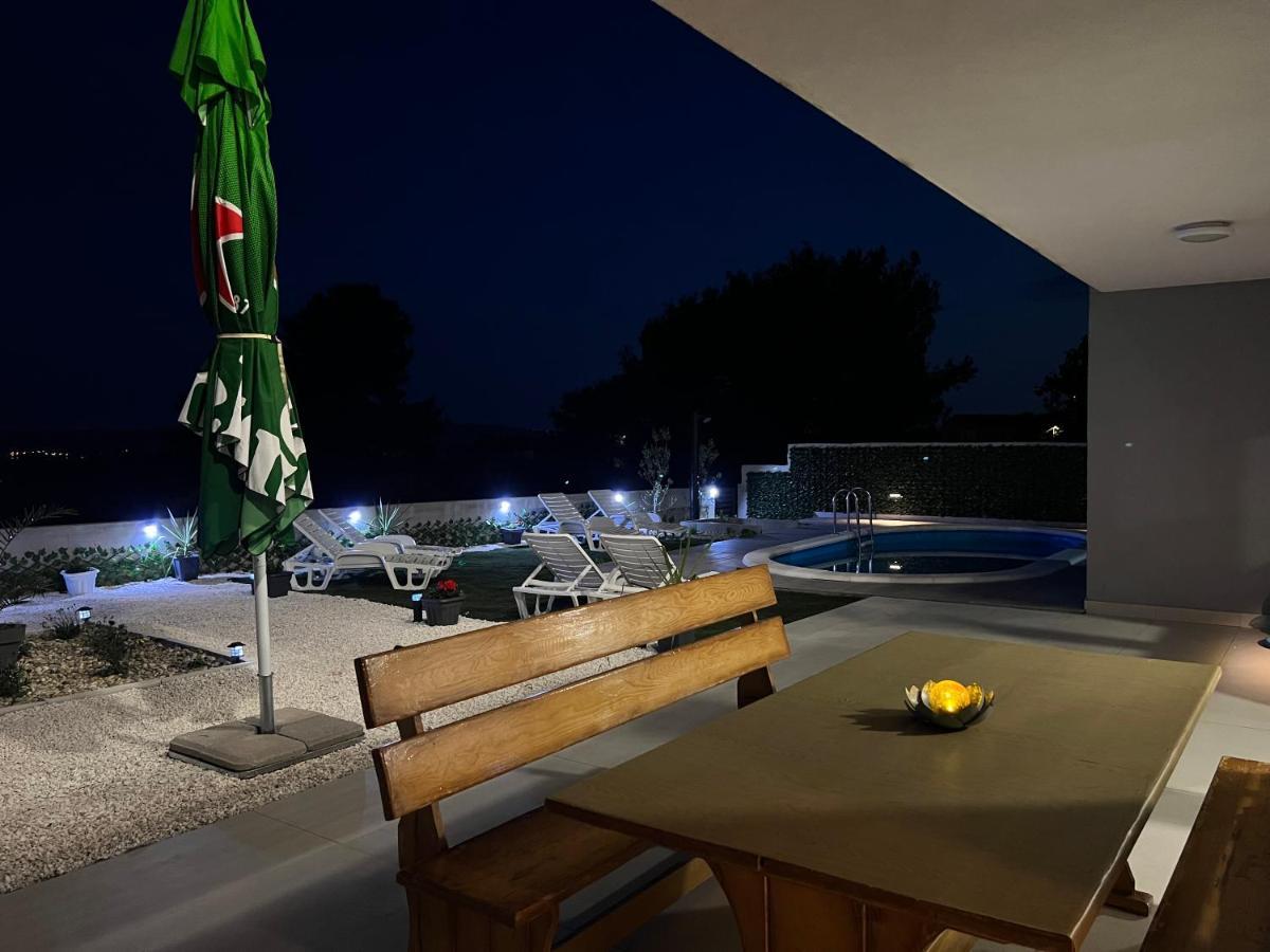 Villa Marta 3 Bedrooms, 2 Baths And Pool Kaštel Štafilić المظهر الخارجي الصورة